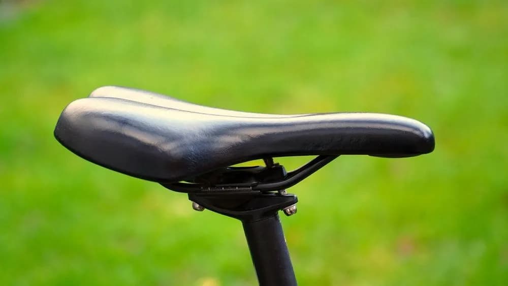 Siodełko żelowe czy piankowe – które zapewni większy komfort jazdy?